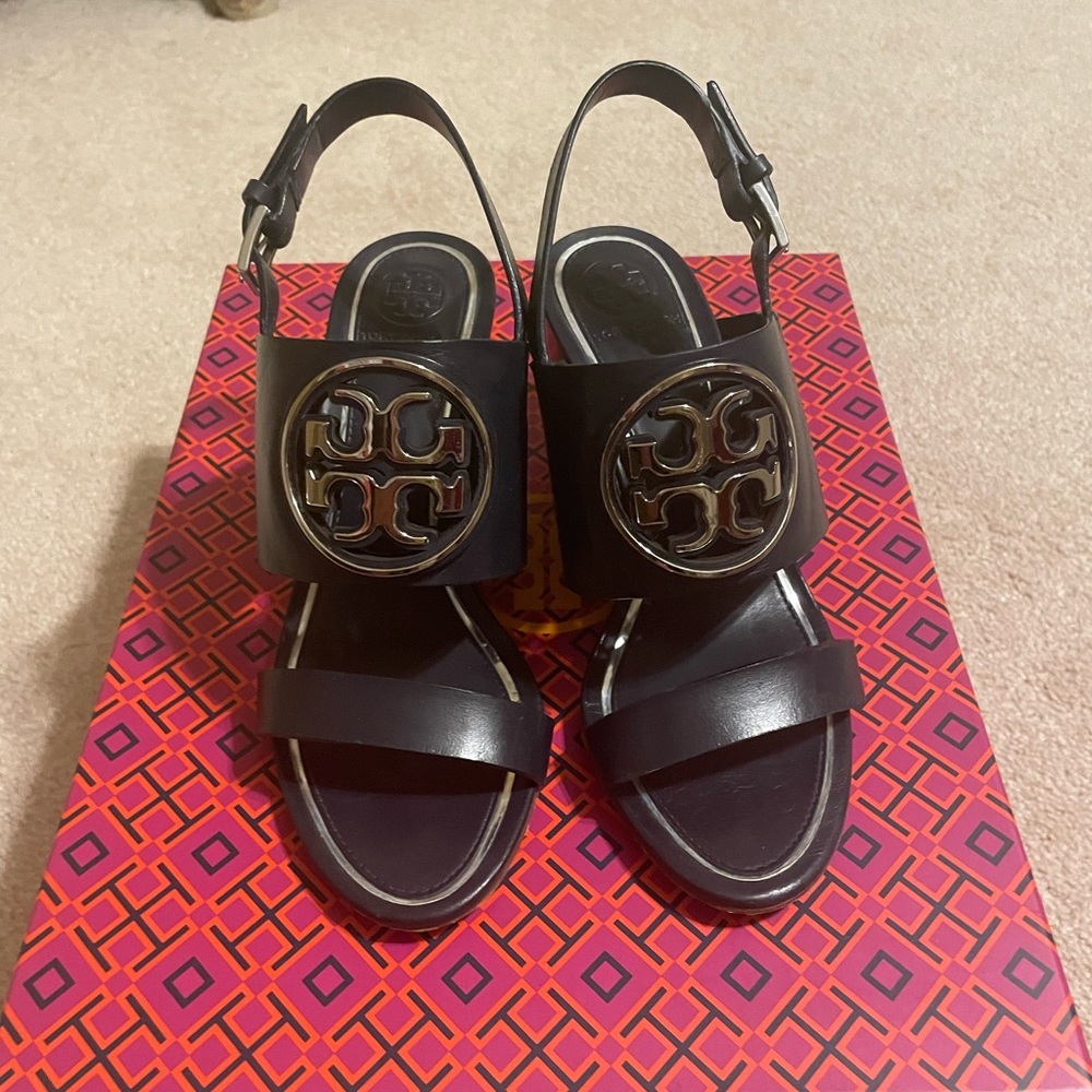 Tory Burch Metal Miller Wedge in Navy